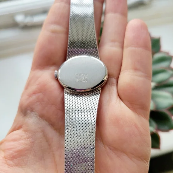 Swiss Mondaine 17 Jewels Silver Watch